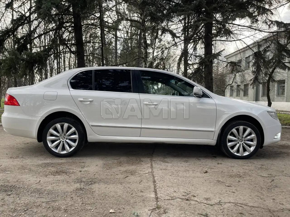 Skoda Superb 2013  - изображение 9