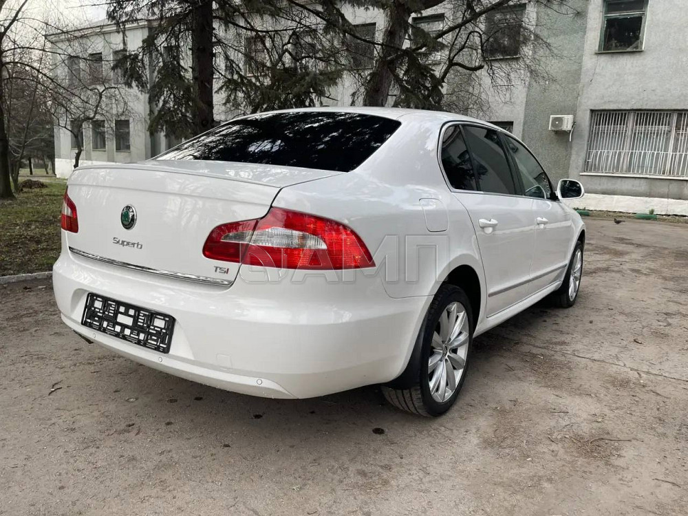 Skoda Superb 2013  - изображение 8