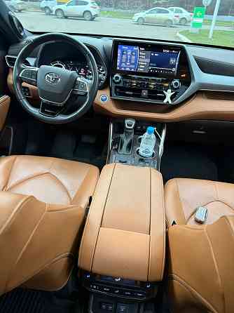 Toyota Highlander 2021 