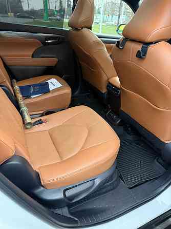 Toyota Highlander 2021 