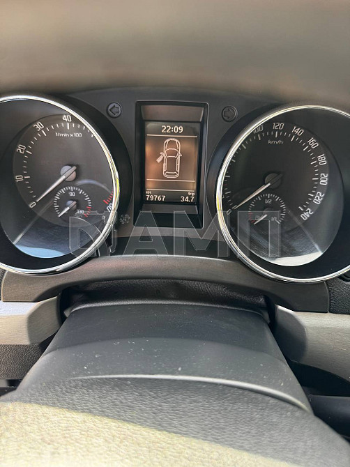 SKODA Yeti 2011  - изображение 2