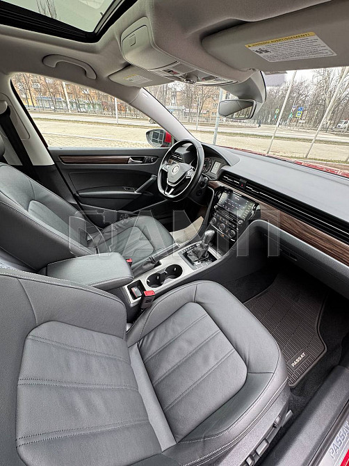 Volkswagen Passat 2020  - изображение 1