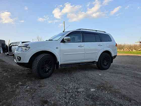 Mitsubishi Pajero Sport 2011 