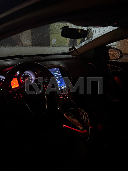 Opel Astra J GTC 2012  - изображение 1