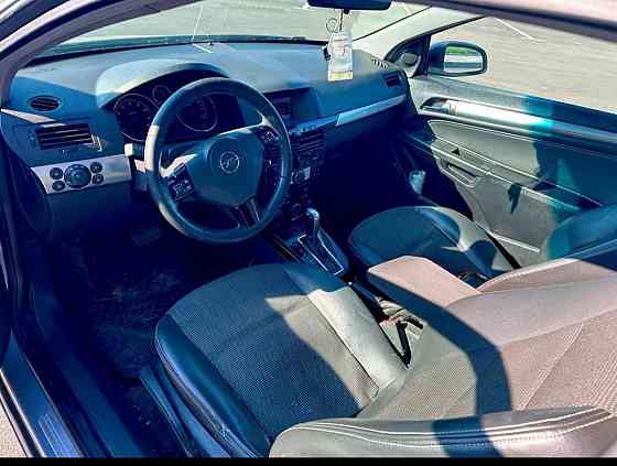 Opel Astra GTC H Рестайлинг 2008 