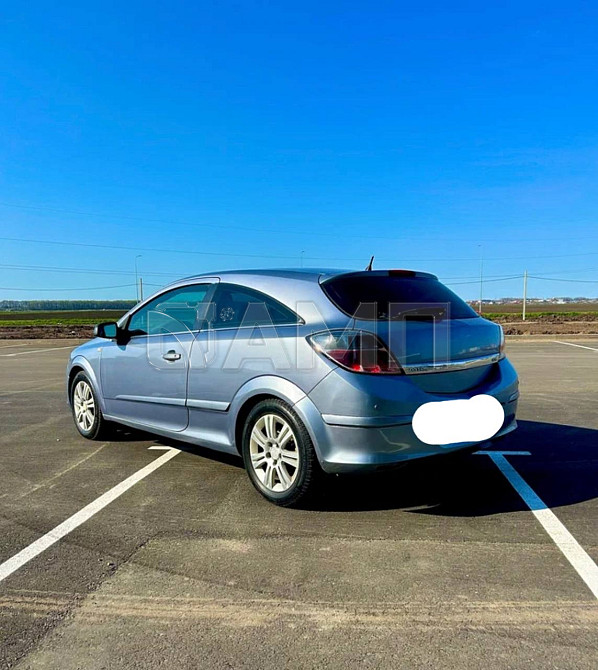 Opel Astra GTC H Рестайлинг 2008  - изображение 3