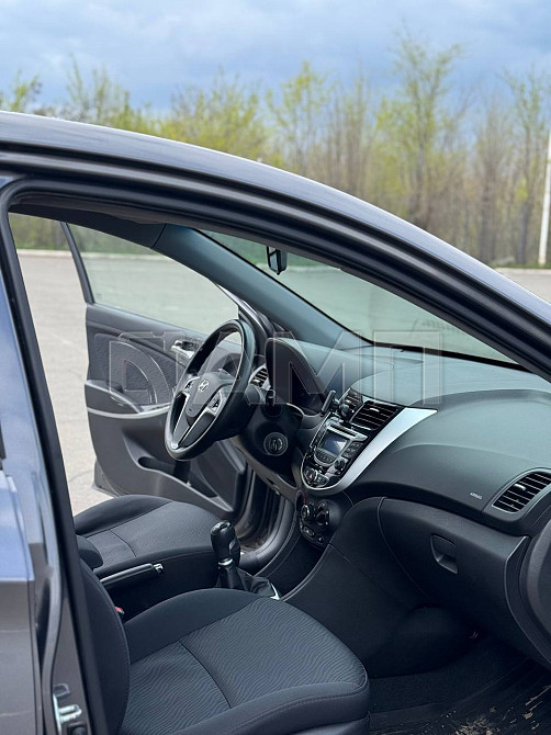 Hyundai Solaris 2012 Москва - изображение 2