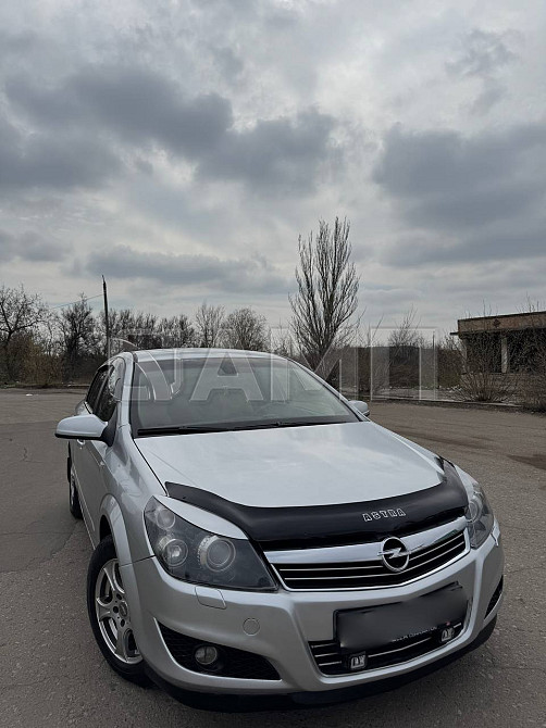 Opel Astra H 2008  - изображение 7