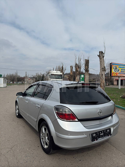 Opel Astra H 2008  - изображение 4