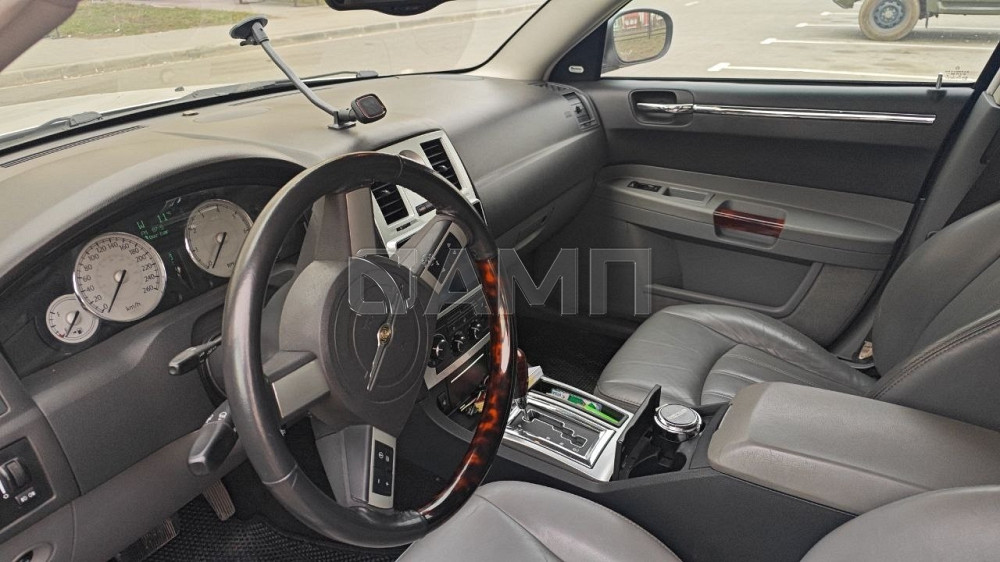 Chrysler 300c 2005  - изображение 2