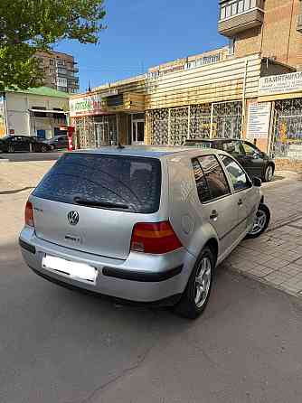 Volkswagen Golf 2000 