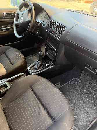 Volkswagen Golf 2000 