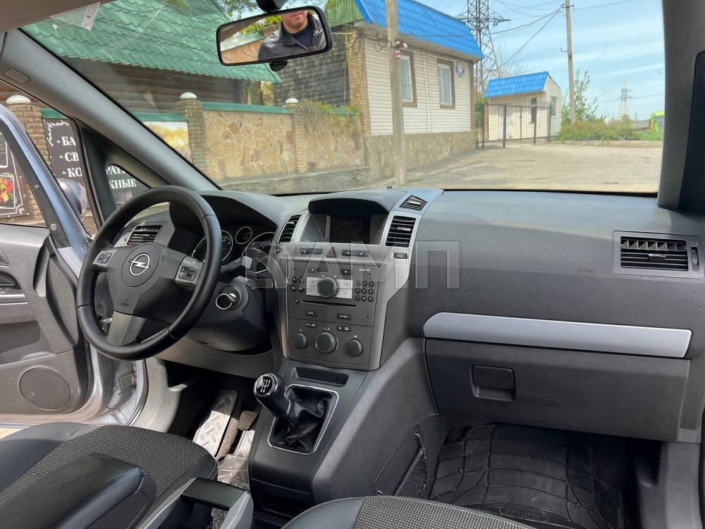 Opel Zafira B 2007  - изображение 2