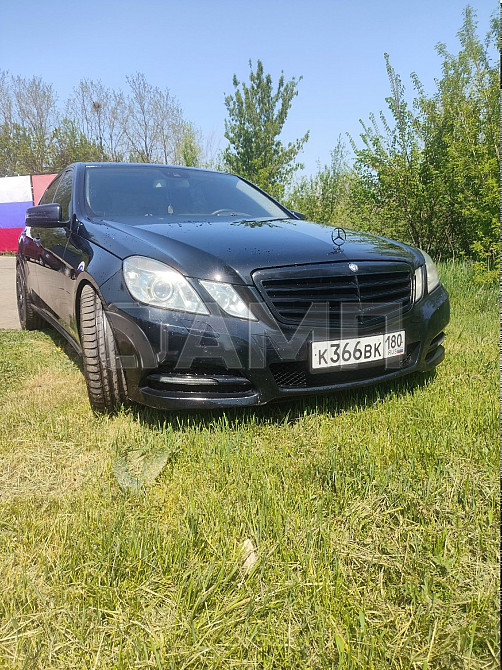 Mercedes-Benz E-Class 2010  - изображение 2