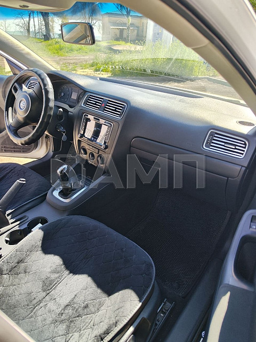 Volkswagen Jetta 2012  - изображение 1