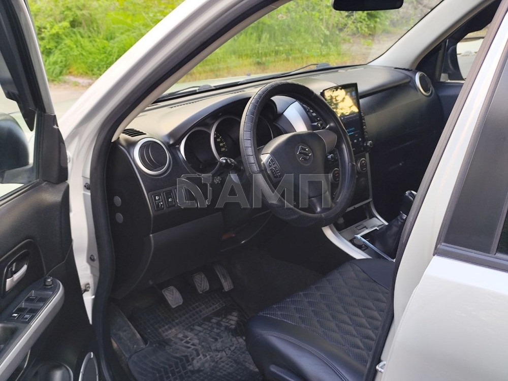 Suzuki Grand Vitara 2011  - изображение 4