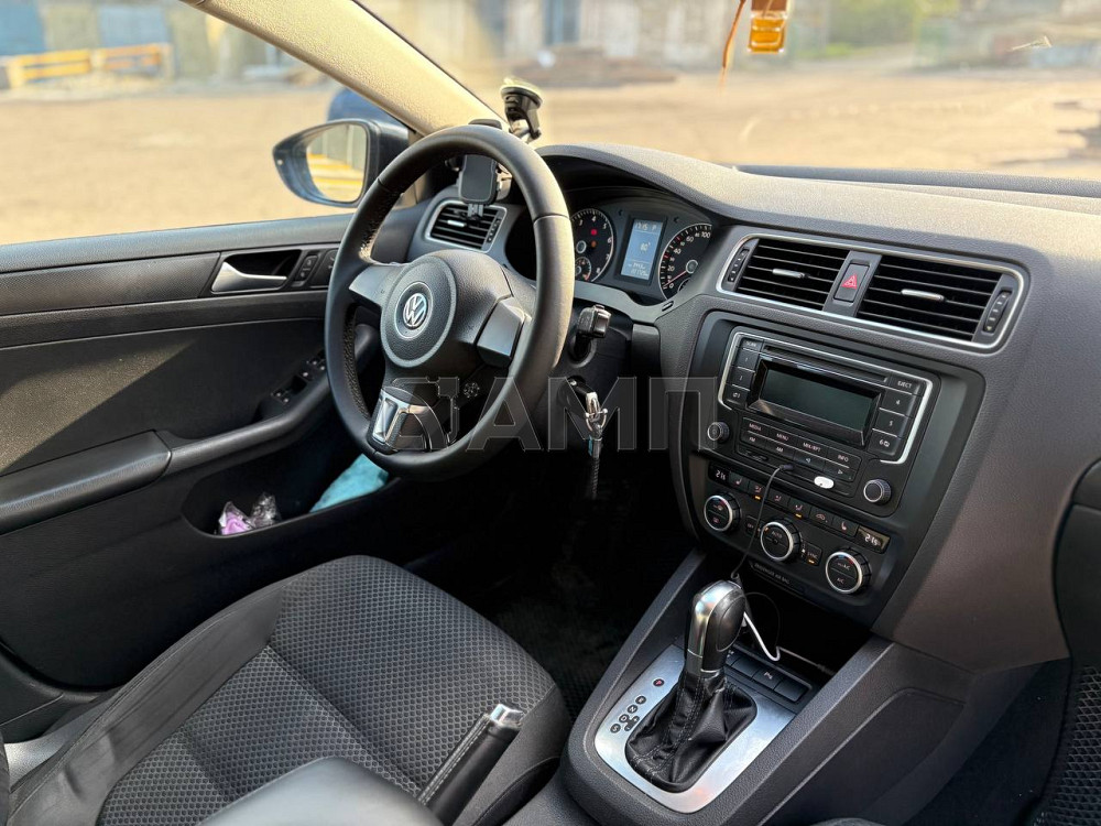 Volkswagen Jetta 2014  - изображение 1