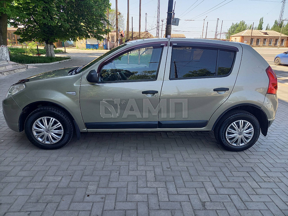 Renault Sandero 2010  - изображение 3