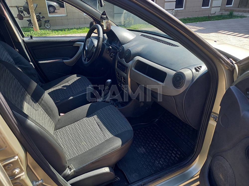 Renault Sandero 2010  - изображение 1