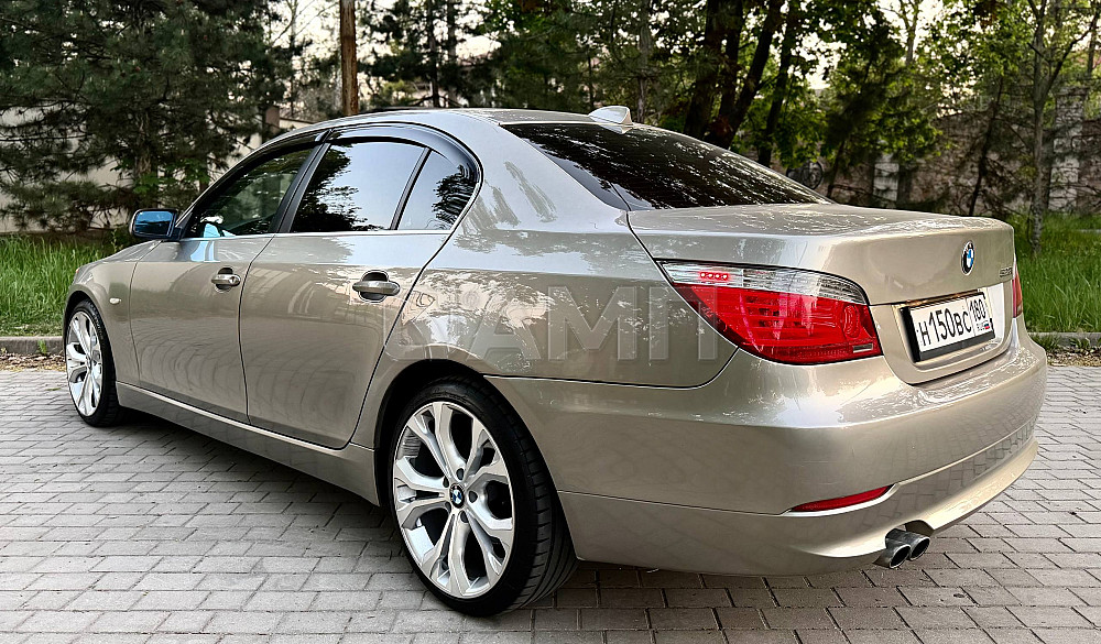 BMW 528i 2009  - изображение 9