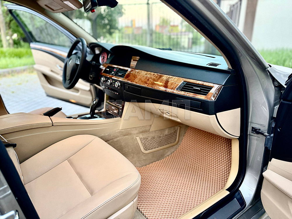 BMW 528i 2009  - изображение 5
