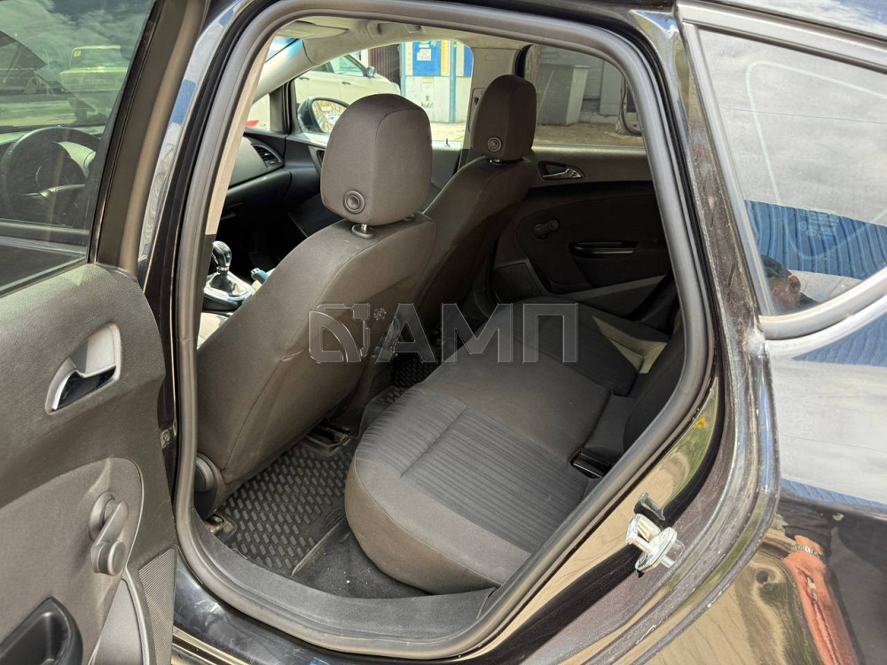 Opel Astra J 2010 Луганск - изображение 1