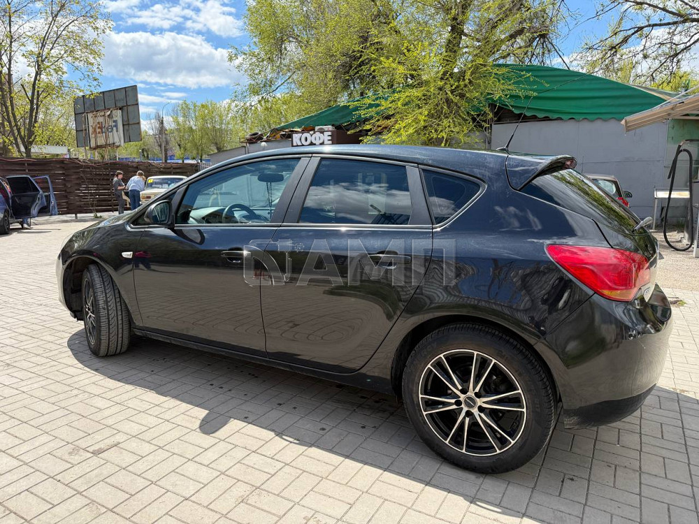 Opel Astra J 2010 Луганск - изображение 8