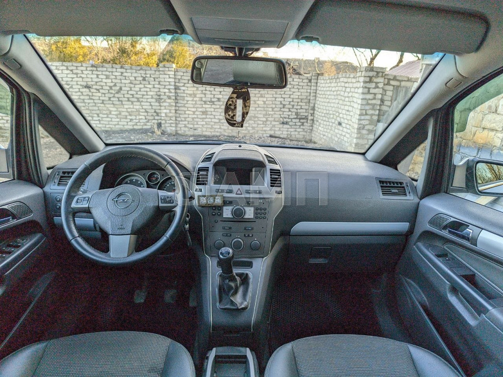 Opel Zafira B 2006 Красный Луч - изображение 2