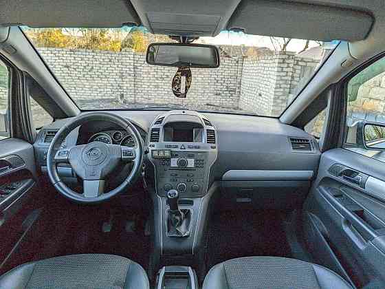 Opel Zafira 2006 Красный Луч