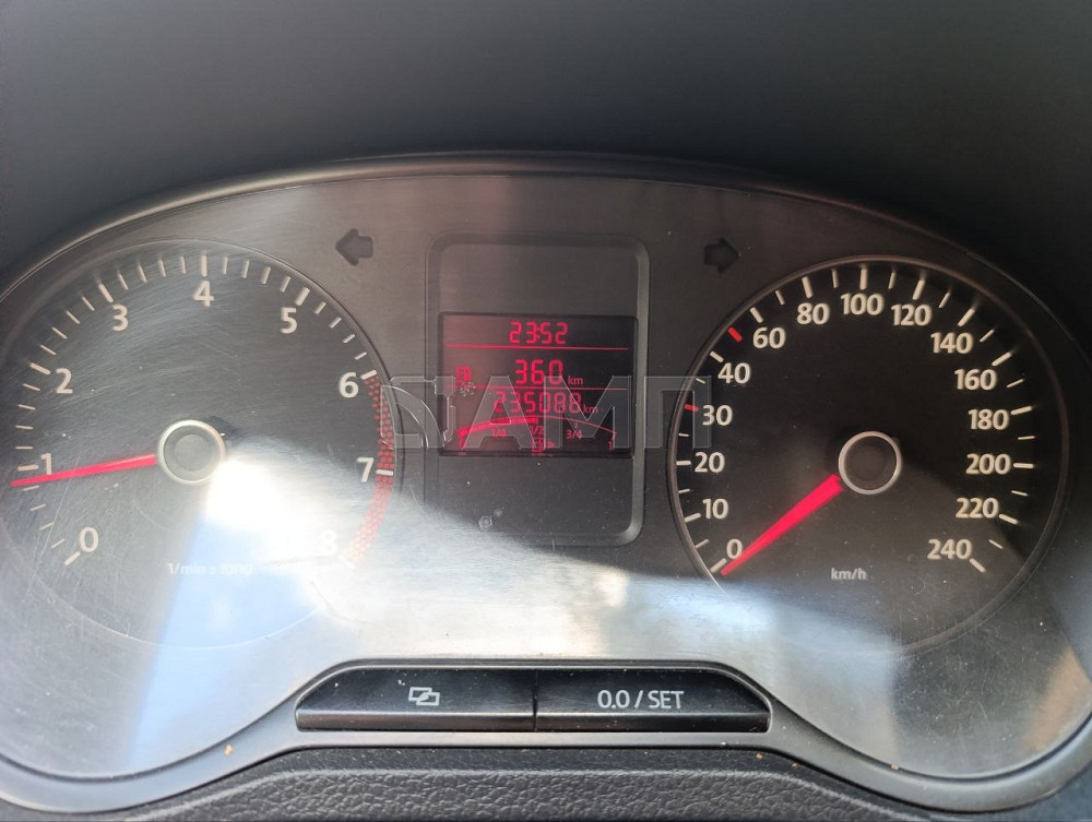Volkswagen Polo 2010  - изображение 1