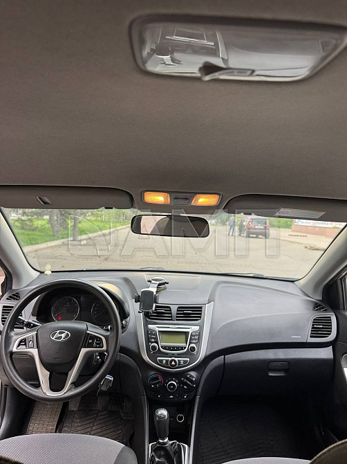 Hyundai Solaris 2014  - изображение 2