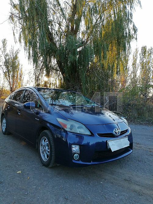 Toyota Prius 2011  - изображение 2