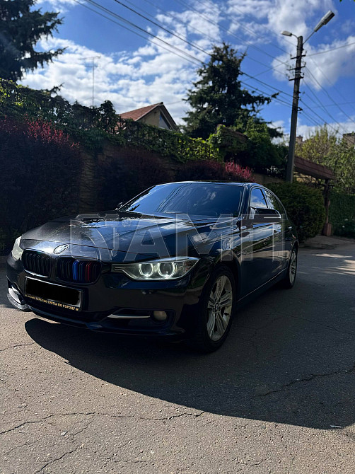 BMW 320i 2012  - изображение 6