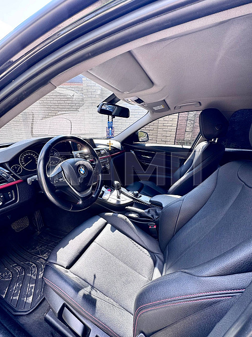 BMW 320i 2012  - изображение 3
