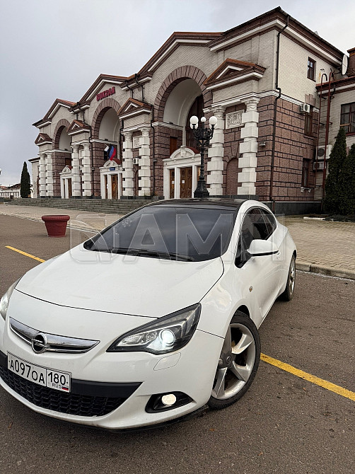 Opel Astra J GTC 2013 Ясиноватая - изображение 3