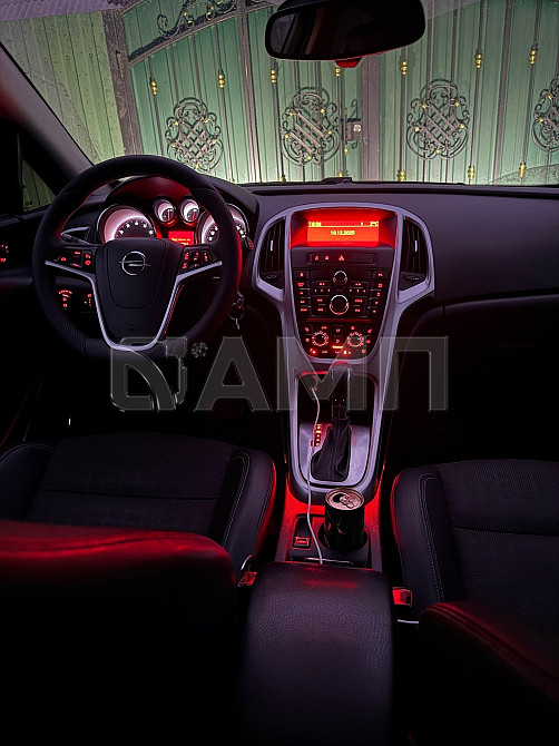 Opel Astra J GTC 2013 Ясиноватая - изображение 1