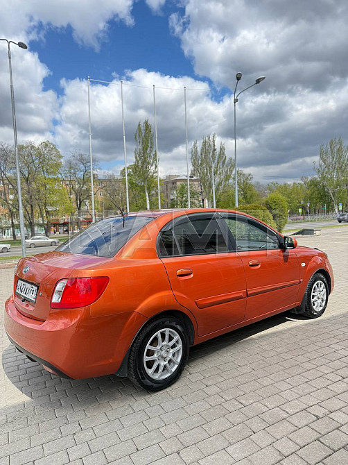 Kia Rio 2010  - изображение 7