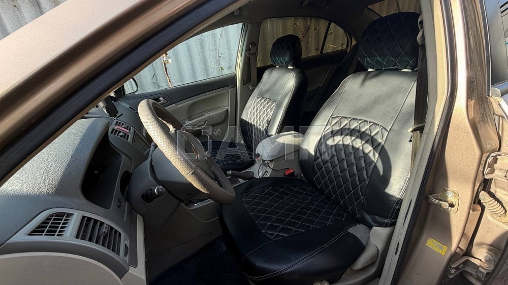 Geely Emgrand 2011  - изображение 4