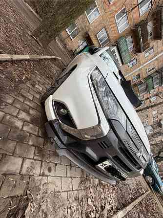 Mitsubishi Outlander 2022 
