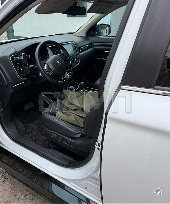 Mitsubishi Outlander 2022  - изображение 4