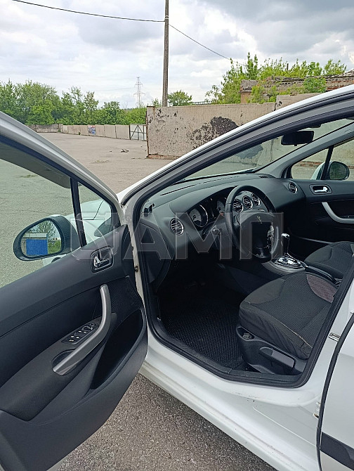 Peugeot 308 2010  - изображение 2