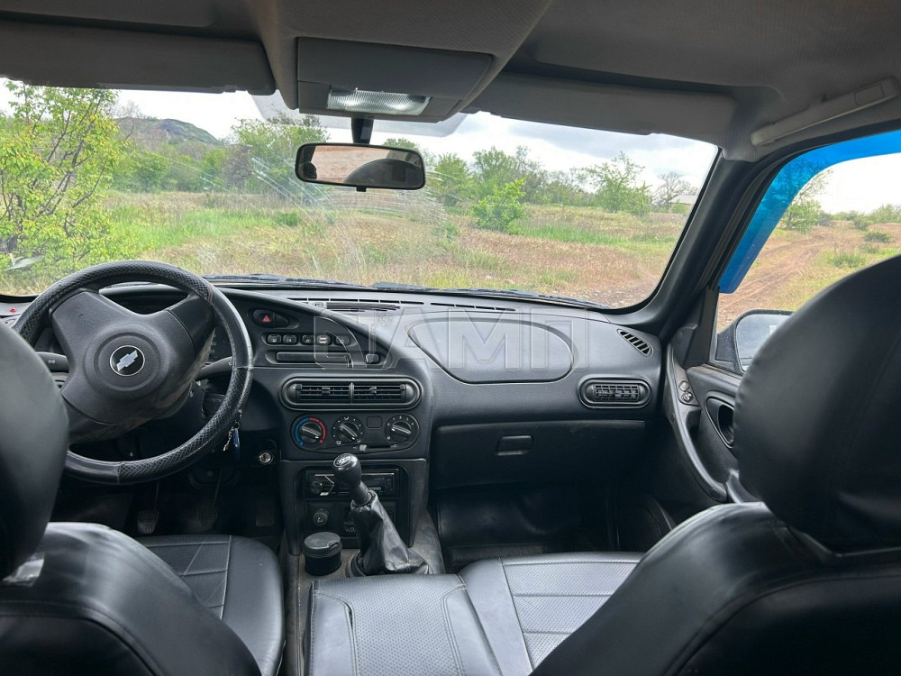 Chevrolet Niva 2009  - изображение 1