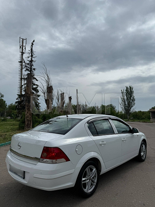 Opel Astra H 2011  - изображение 7