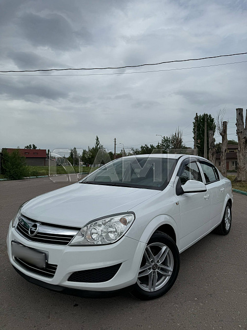 Opel Astra H 2011  - изображение 10