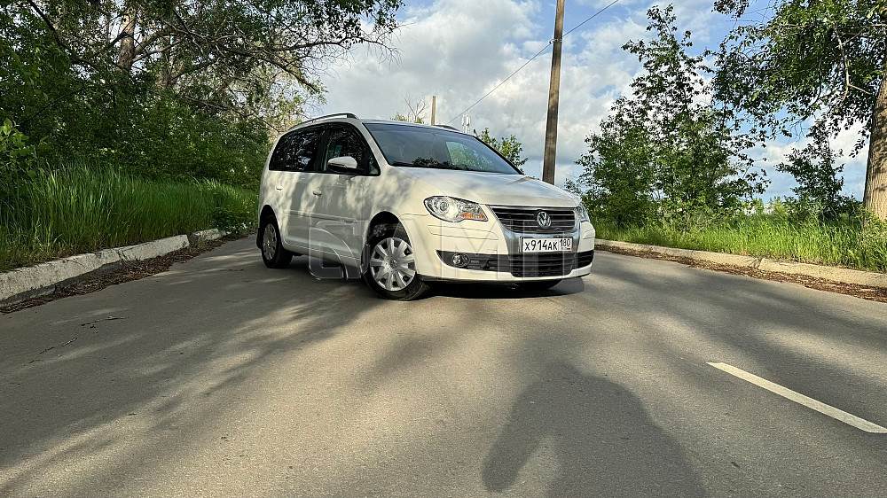 Volkswagen Touran 2010  - изображение 10