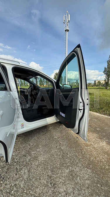 Volkswagen Touran 2010  - изображение 3