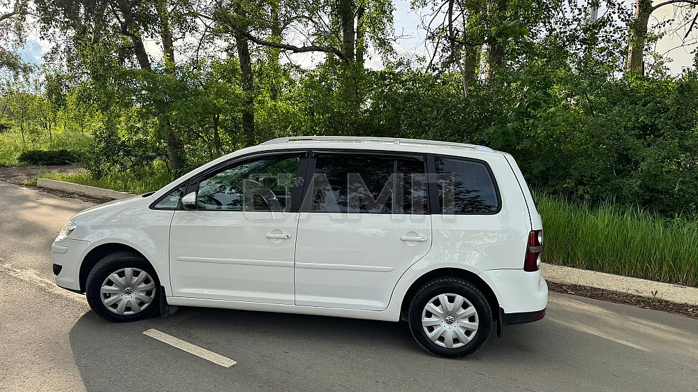 Volkswagen Touran 2010  - изображение 9