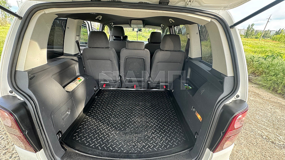 Volkswagen Touran 2010  - изображение 4