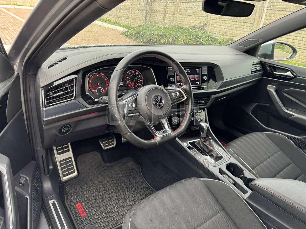 Volkswagen Jetta GLI 2020  - изображение 2