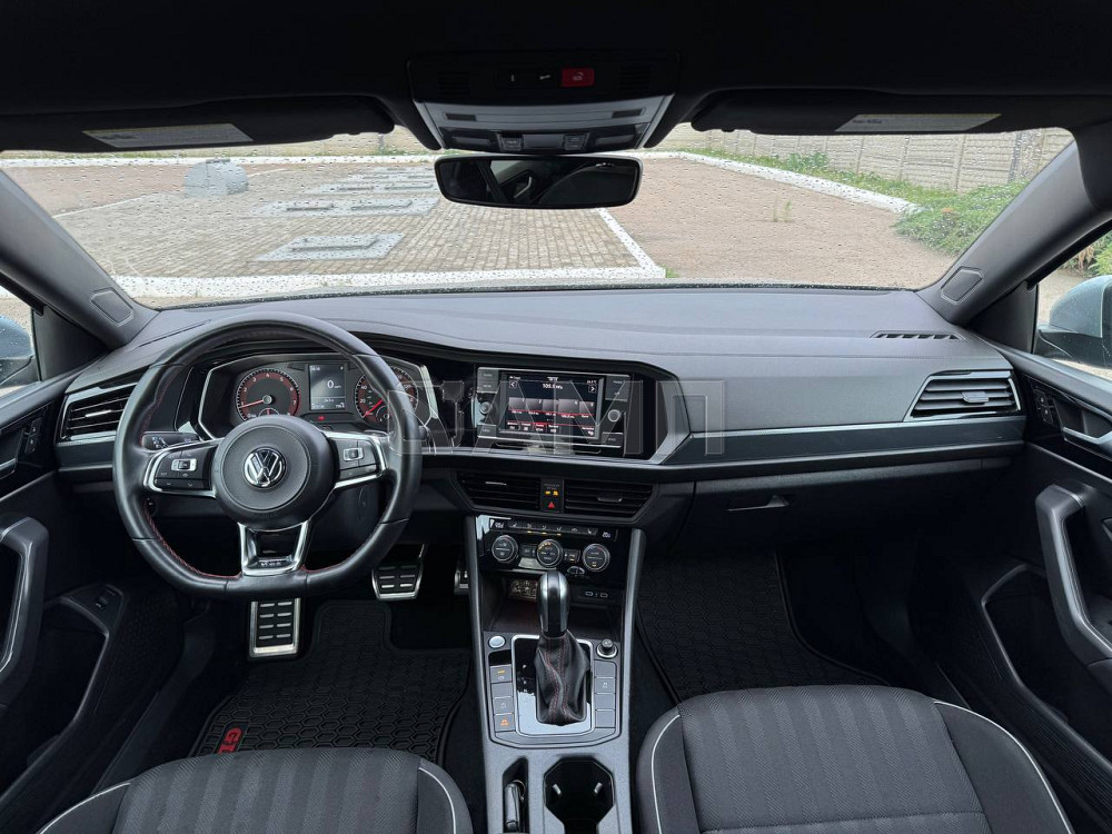 Volkswagen Jetta GLI 2020  - изображение 3